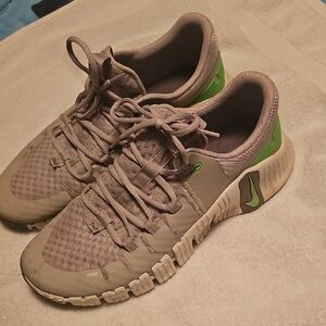 Nike Metcon 5 Gray and Green Sneakers Mens Size 12